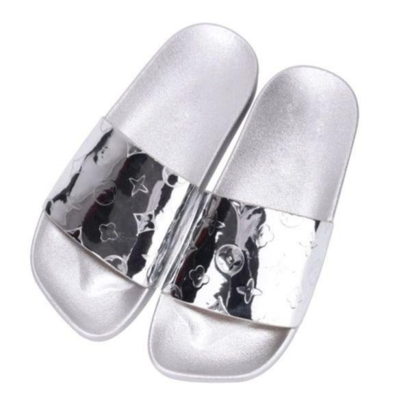 Comfy Square Toe Metallic Slides in Silver - Picture 2 of 4